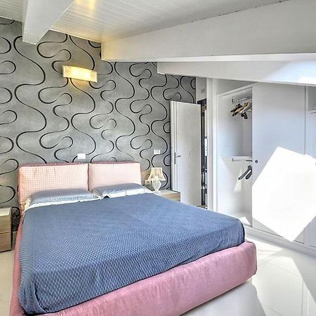 Agropoli Apartment Sleeps 4 Air Con Wifi Luaran gambar